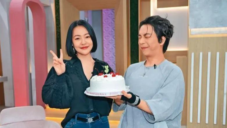 小S复出之路艰难！电视台避谈具体回归时间，制作人想给代班报奖