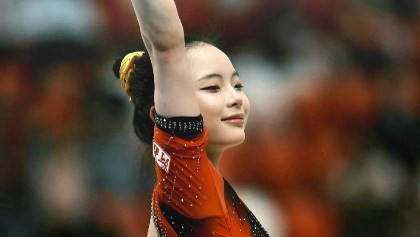 17 岁精灵逆转登顶！张怡涵力压世界冠军创历史