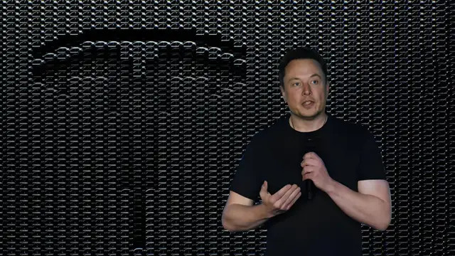 造芯神话破灭，马斯克向英伟达投诚