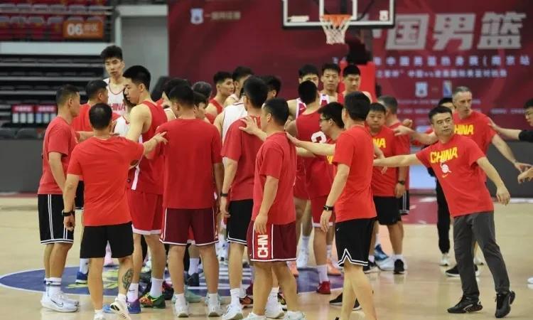 中国男篮20分大胜波黑，仅1人未得分！
在中国男篮对阵波黑的第场热身赛中，中国男