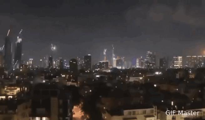 【伊朗彻底愤怒，称下一波攻击将发射2000枚导弹】
据俄卫星通讯社消息，特拉维夫