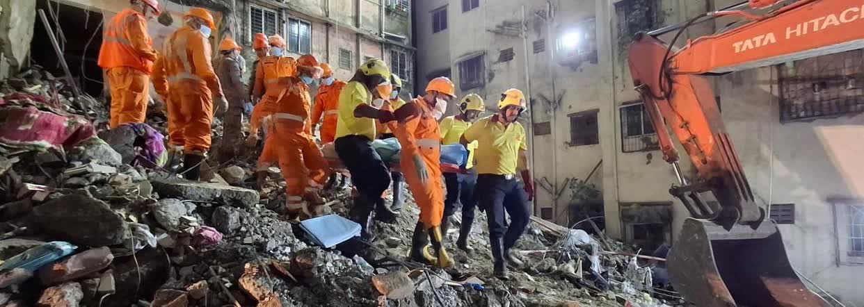 印度一公寓楼倒塌 已造成14人死亡
总台记者28日获悉，当地时间8月27日，印