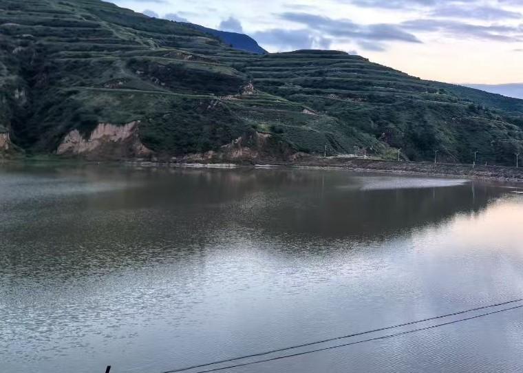 你发现了吗？婆婆跟儿媳妇闹翻了脸，最后悔的一定是婆婆。
因为，自从把儿媳妇娶进门