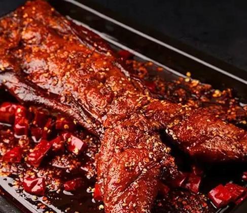 兔肉为什么在中国做不了主菜？
兔肉在中国饭桌上当不了扛饿的主角菜，这事得从老辈子