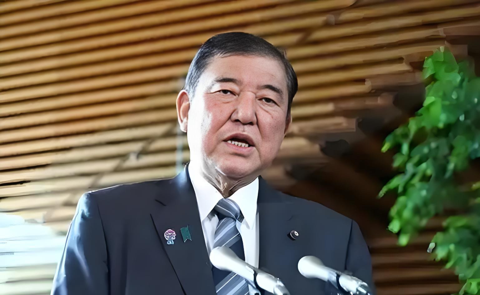 日本挣脱美国：是福是祸？











日本这回是真疯了！感觉被逼到悬崖
