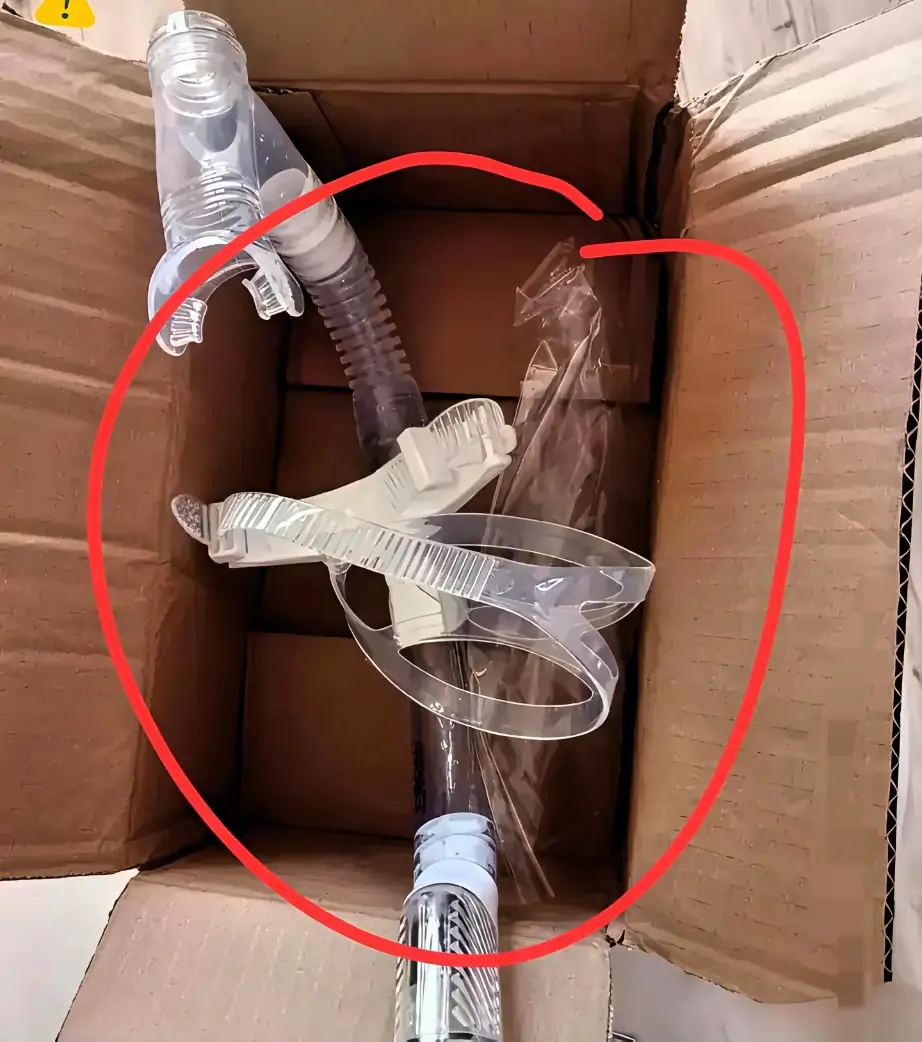 家人们！谁知道啊！
​在初二女儿床底下翻出个东西，
​完全不知道那是干啥用的，她