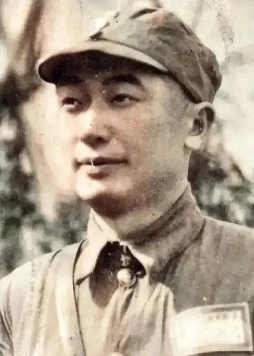 她是海鸥将军戴安澜唯一的女儿戴藩篱，父亲殉国时她还不到10岁，灵柩归乡那天，芜湖