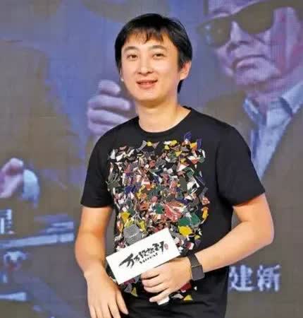 有人问王思聪，你交了多少个女朋友？他说，不知道。我是宅男，大家看到我逛街的时候比