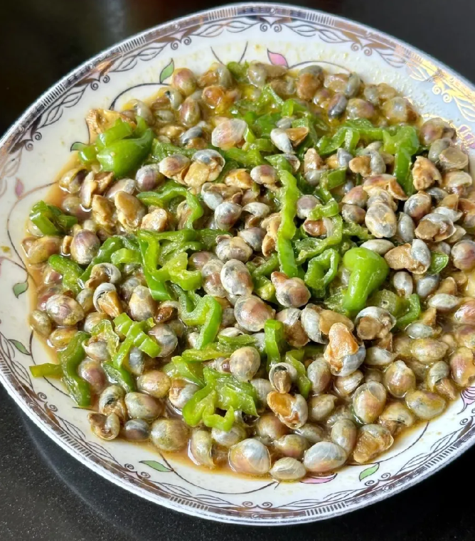 浙江这个是什么美食？
有人能出来是说一下吗？
