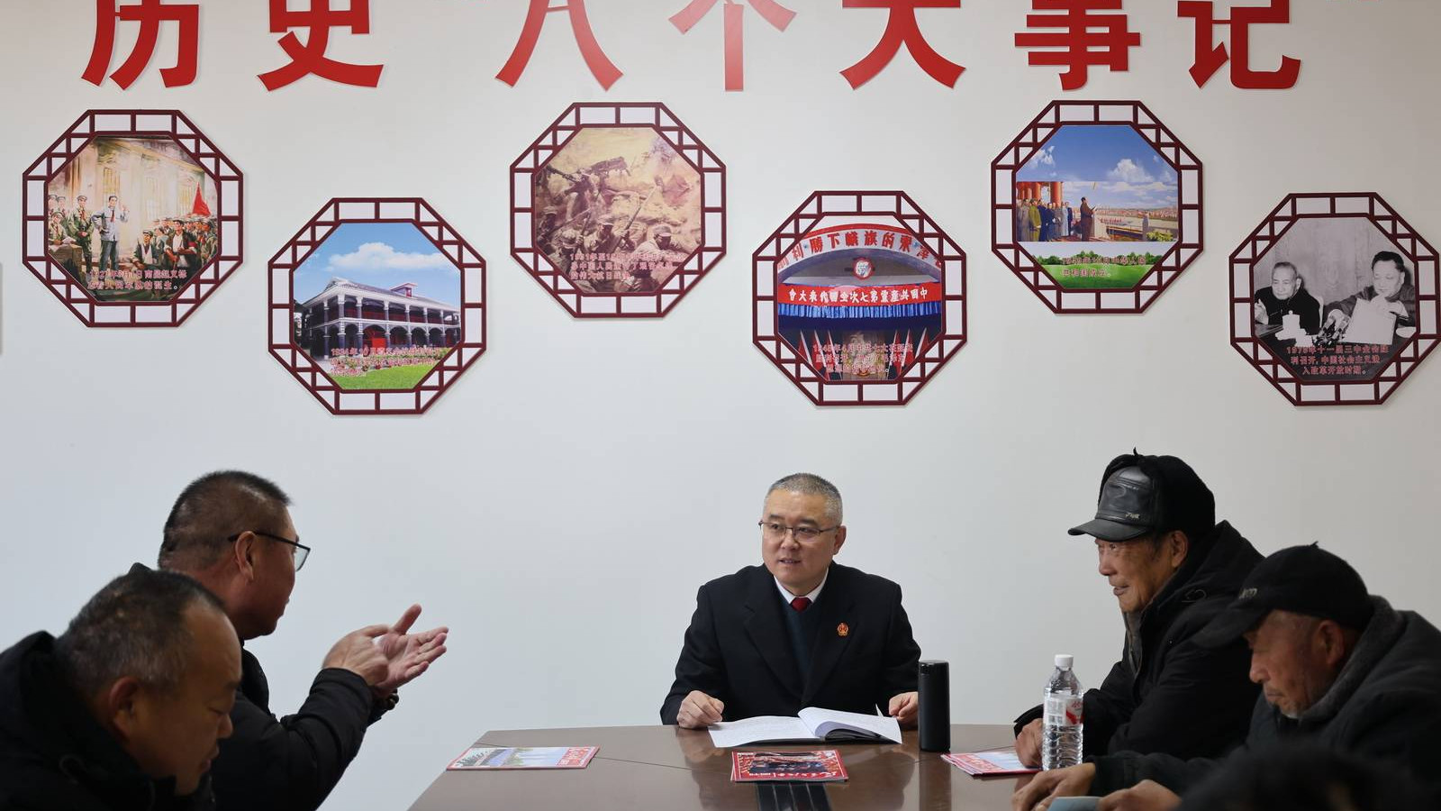 汴梁关注|开封禹王台法院院长到社区宣讲党的二十届四中全会精神