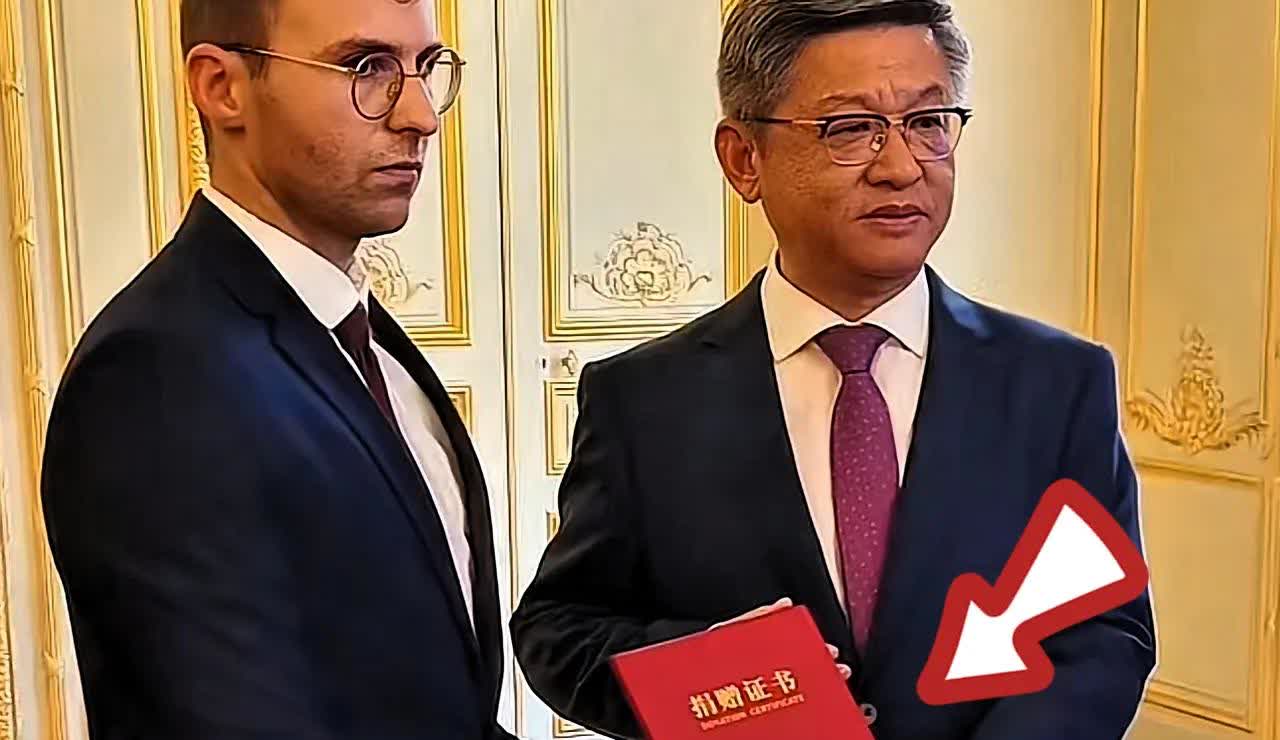大家发现没，
刚查了下，原来马库思太大义了

马库斯捐赠照片后并没有得到国