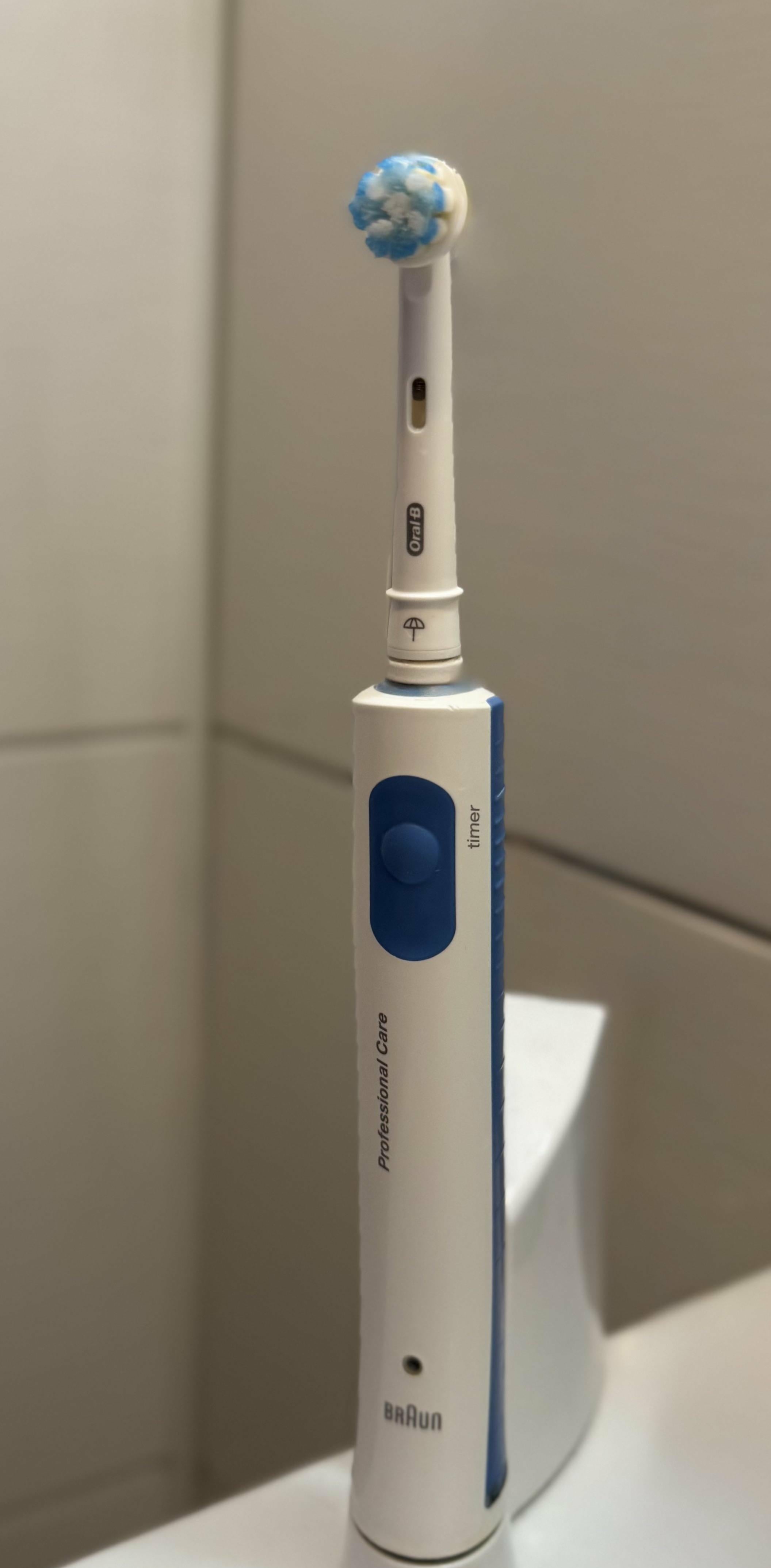 刚发现，我日常用的牙刷是21世纪初生产的😲