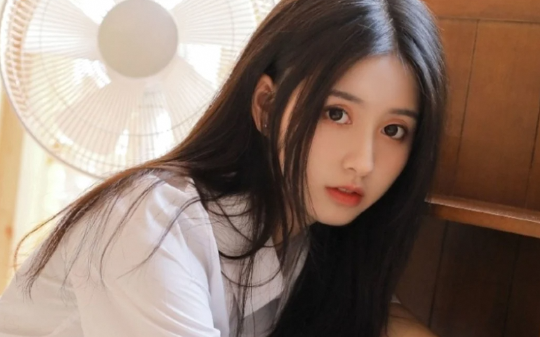 妈妈逼先天畸形的我参加马拉松比赛后，她家破人亡了