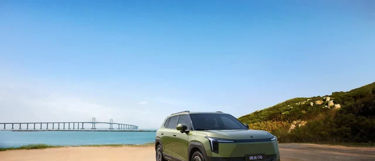 这就是赤裸裸的现实啊!
电车30万:使用10年，电费1万，卖1.5万;
油车