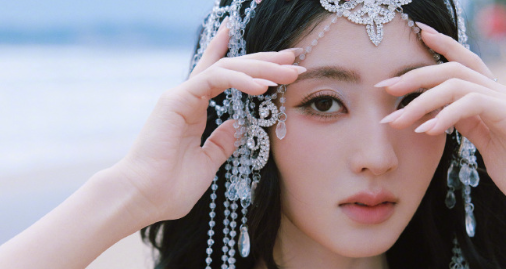 邢菲这闪闪的神女造型，超喜欢！