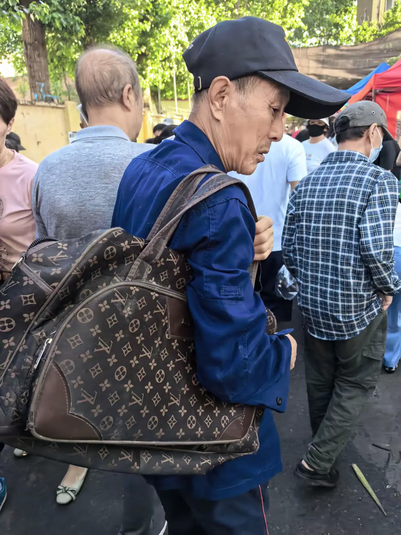 烂大街的国民品牌LV！！！