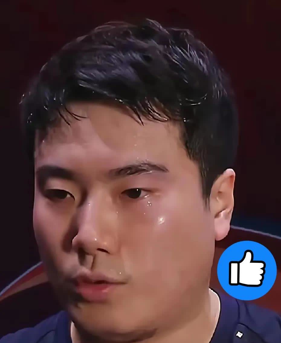 被梁靖崑的赛后采访狠狠破防了❗
他说打比赛一定要守住，不为争冠军，就为兑现外战
