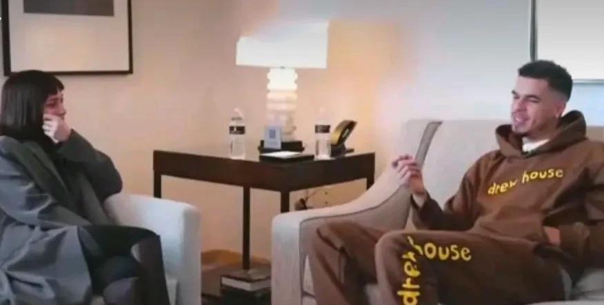 小波特早就说过有很多球员就是变态，他们经常主动找变性人甚至同性。
小波特在中国台