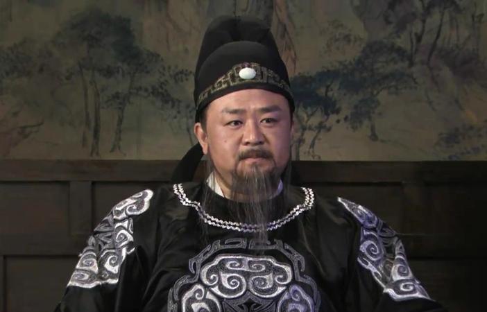 神功二年（公元698年）正月初一，武则天在通天宫祭祀；大赦天下，改年号为圣历，并