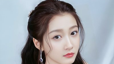 关晓彤这双腿，走了多少年才走到今天? 关晓彤的腿凭什么霸屏20年？真相不止112厘米