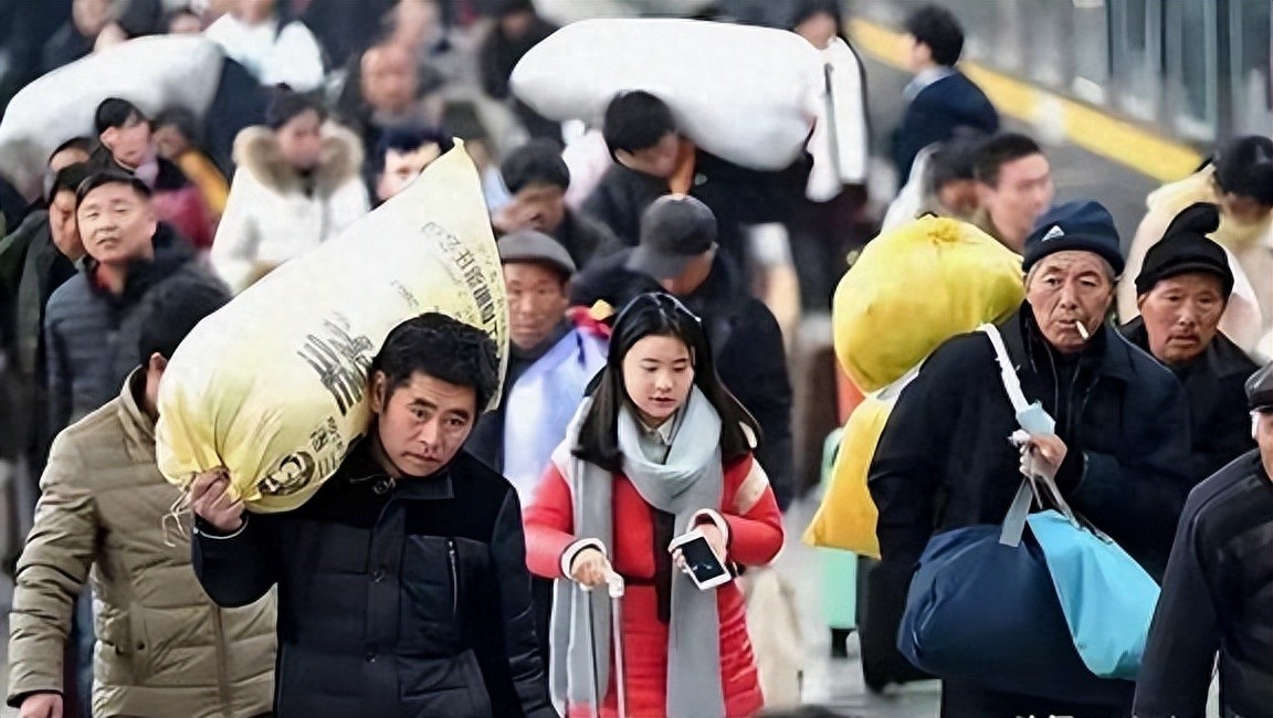 2026年春运新变化：火车站客流减少 农民工返乡潮转向何处？