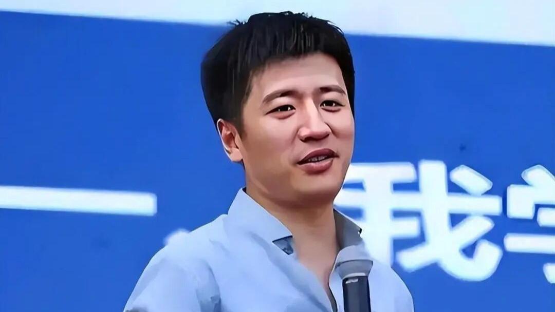 “张雪峰被封”背后的原因……