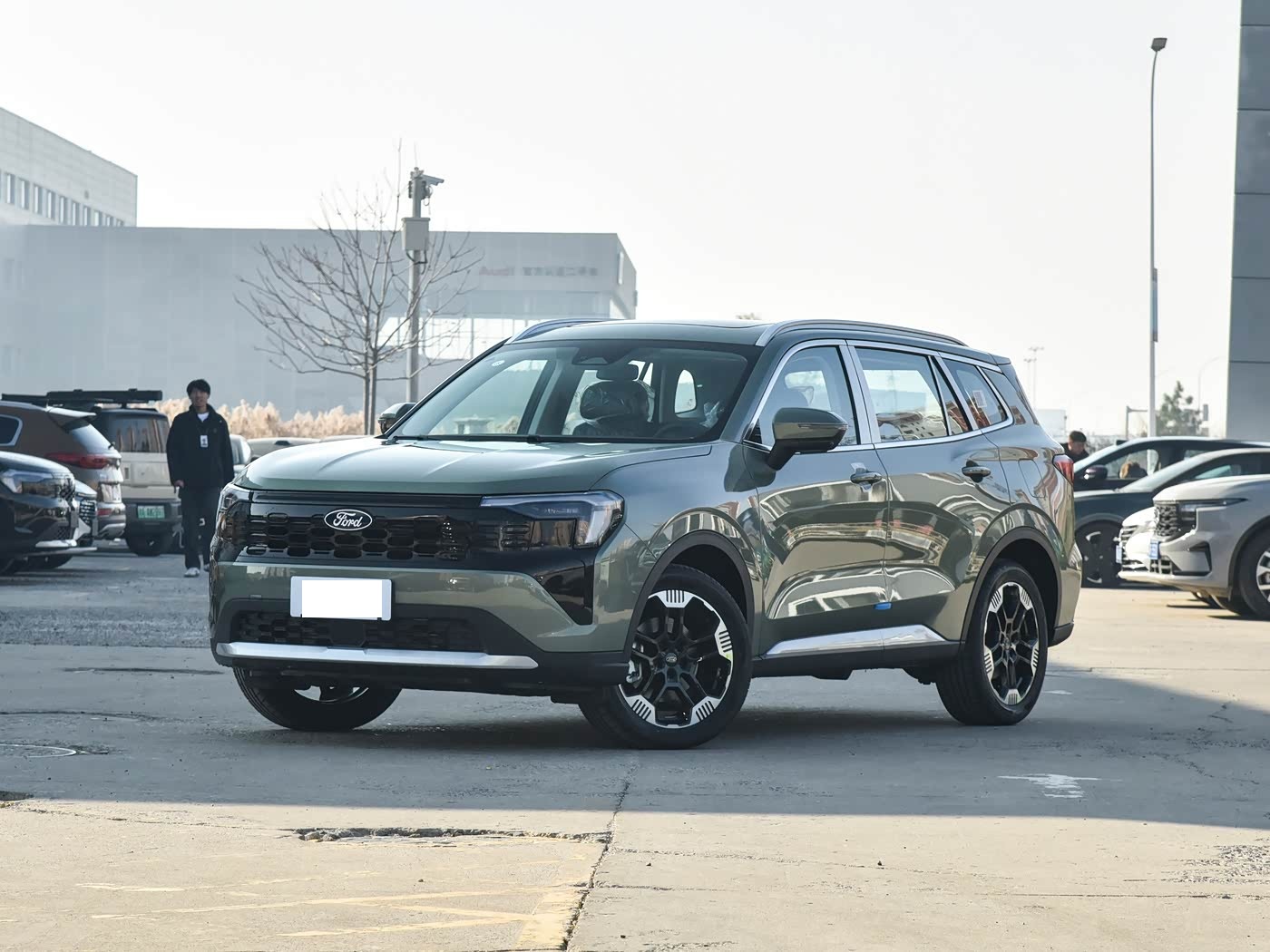 福特这款中型SUV不足10万起售！外观很动感，配双12.3英