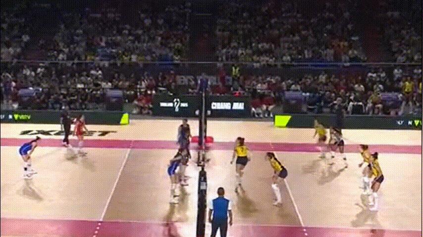 法国女排是真打鸡血了啊，这状态也真是可怕，竟然大比分2-0领先巴西女排，一姐卡绍