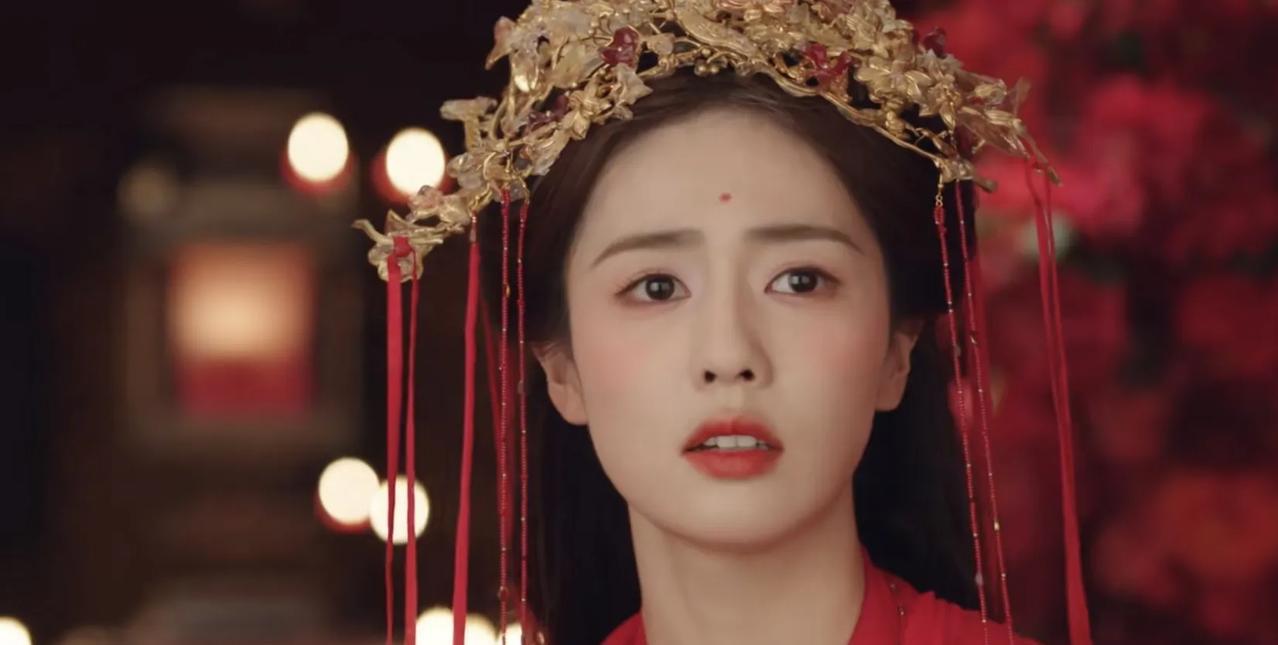看完《临江仙》前六集，我总结了以下六点：
1、白鹿演的女主真的好惨，差不多一集死