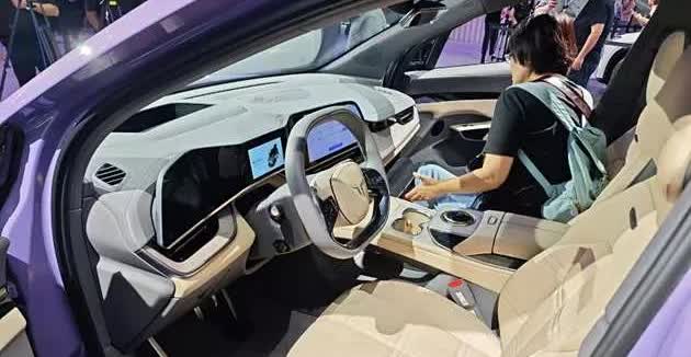 有高人预测未来中国国产汽车只剩下6家！
1、比亚迪汽车代表深圳2、吉利汽车代表