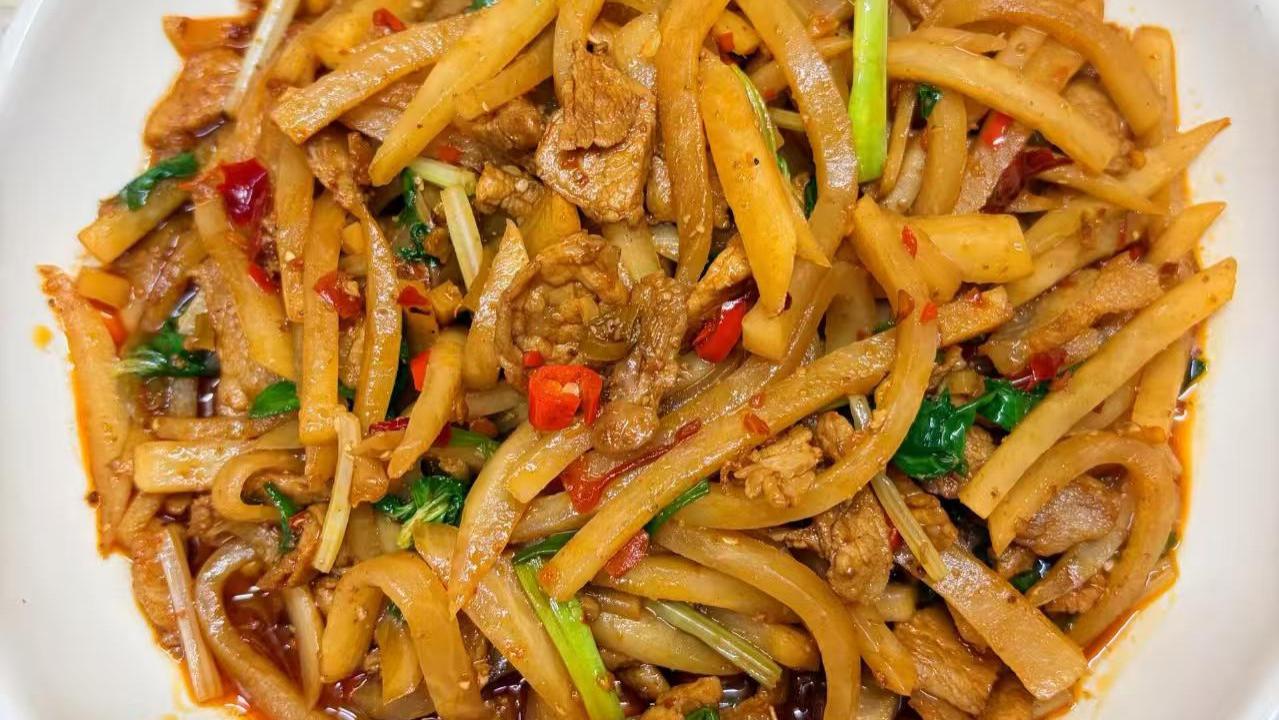 白萝卜炒肉：一口下去，冬天就踏实了