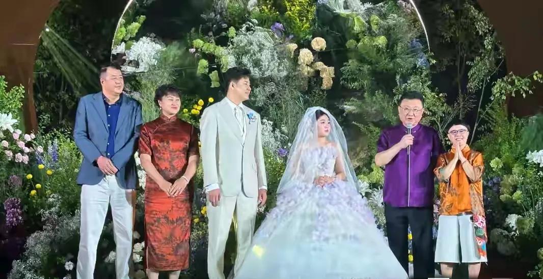 金龟子的女儿结婚了！
看到这个标题消息，我不禁愣了一下，金龟子的女儿不是早就结婚