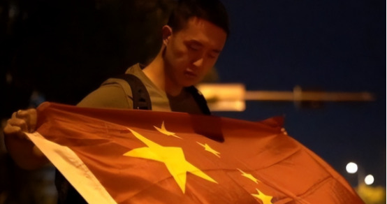 中国国旗保平安











危险与国旗的较量，你敢相信吗？在约旦一名退
