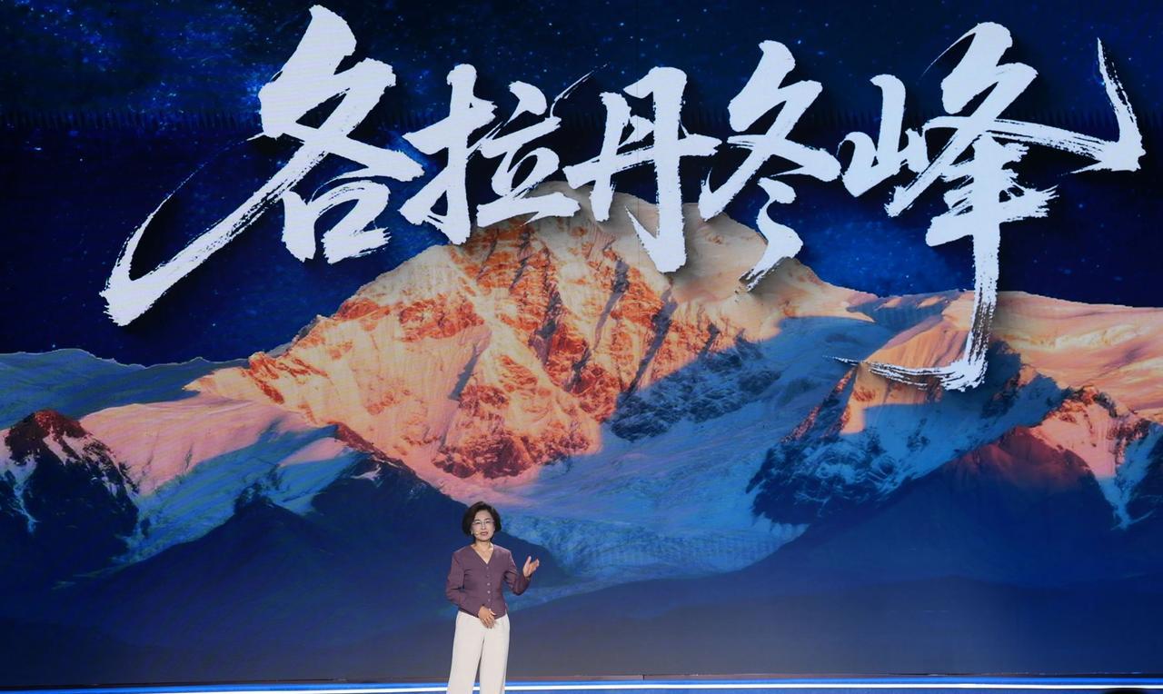 #退休人工作# 一场暴雨，凉快多了，结束工作回家。
退休了，退休金也足以保证体面