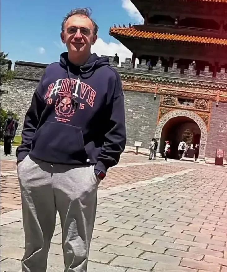 辽篮真是有福气！乌戈利用假期观看西甲季后赛！
辽宁男篮拥有乌戈洛佩斯真是太幸运了