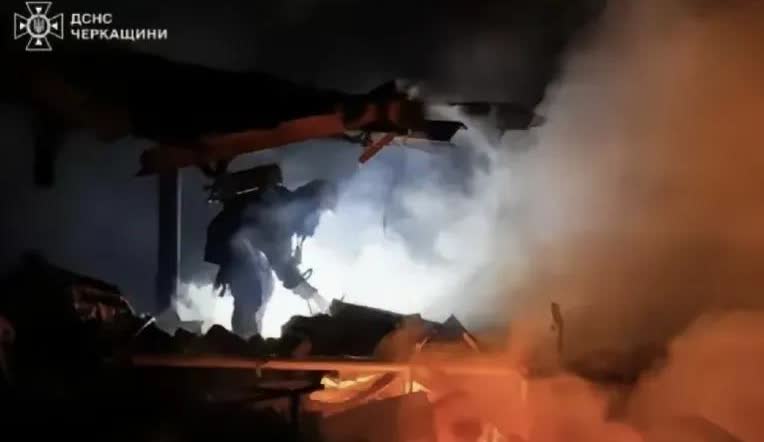 俄军空袭基辅炸到大鱼了！

欧盟驻基辅代表处和英国文化协会办公场所被炸，西方
