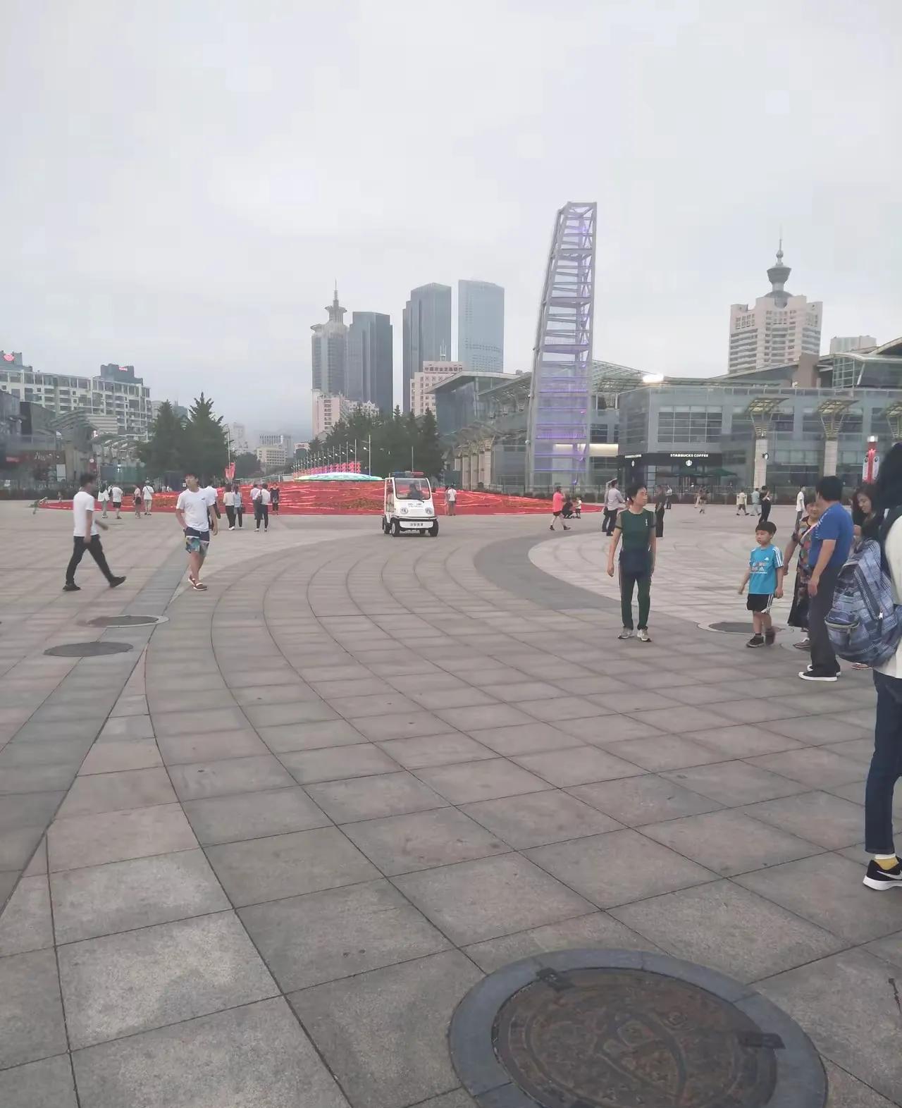 被骗了，年少时，初尝禁果，欲罢不能。



那段青涩的时光，我与初恋彼此心照不宣