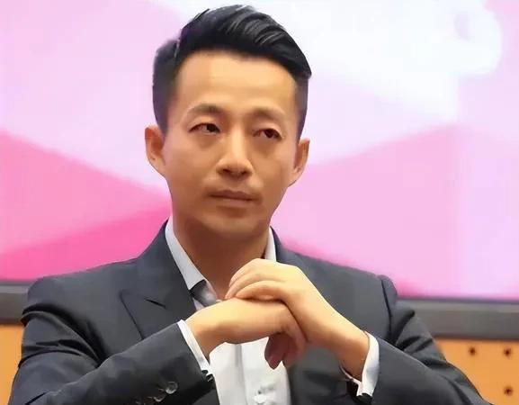 以前对汪小菲不太关注，只知道网上有人对他评价不是很好，但昨晚与馆长餐叙后，让我对