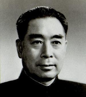 “韩副院长，这就是周总理生前的衣服，周总理常穿的就这几件，您不知道，周总理已经好
