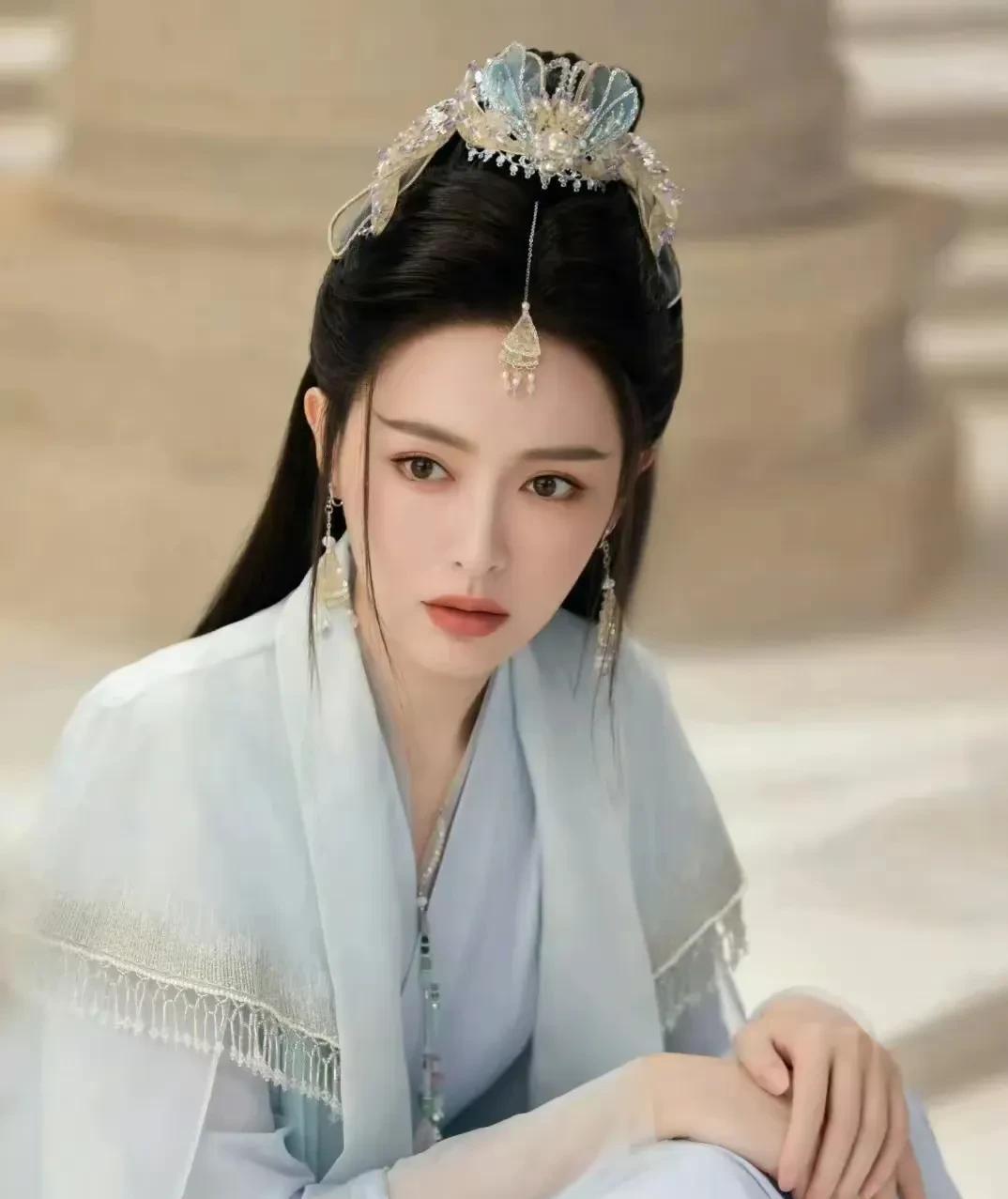 唐嫣和刘学义主演的《念无双》是真的非常好看啊！
不要听黑子黑的“中年古偶”各种话