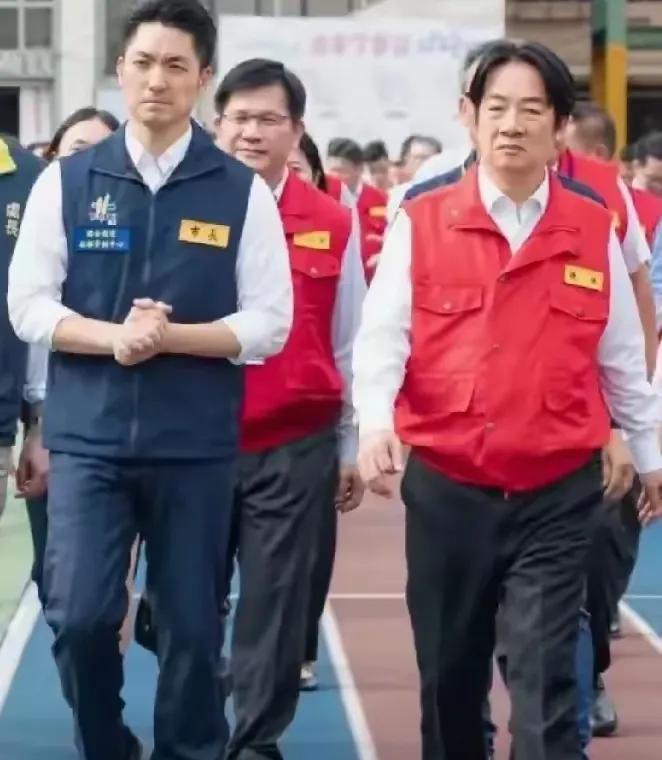 国民党中的某些人靠不住！
最近，在德国世界大学生运动会上，中国台湾代表队利用