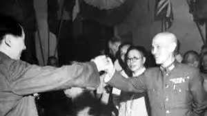 抗战结束后，蒋介石为啥要着急与毛主席谈判？这背后藏着巨大野心