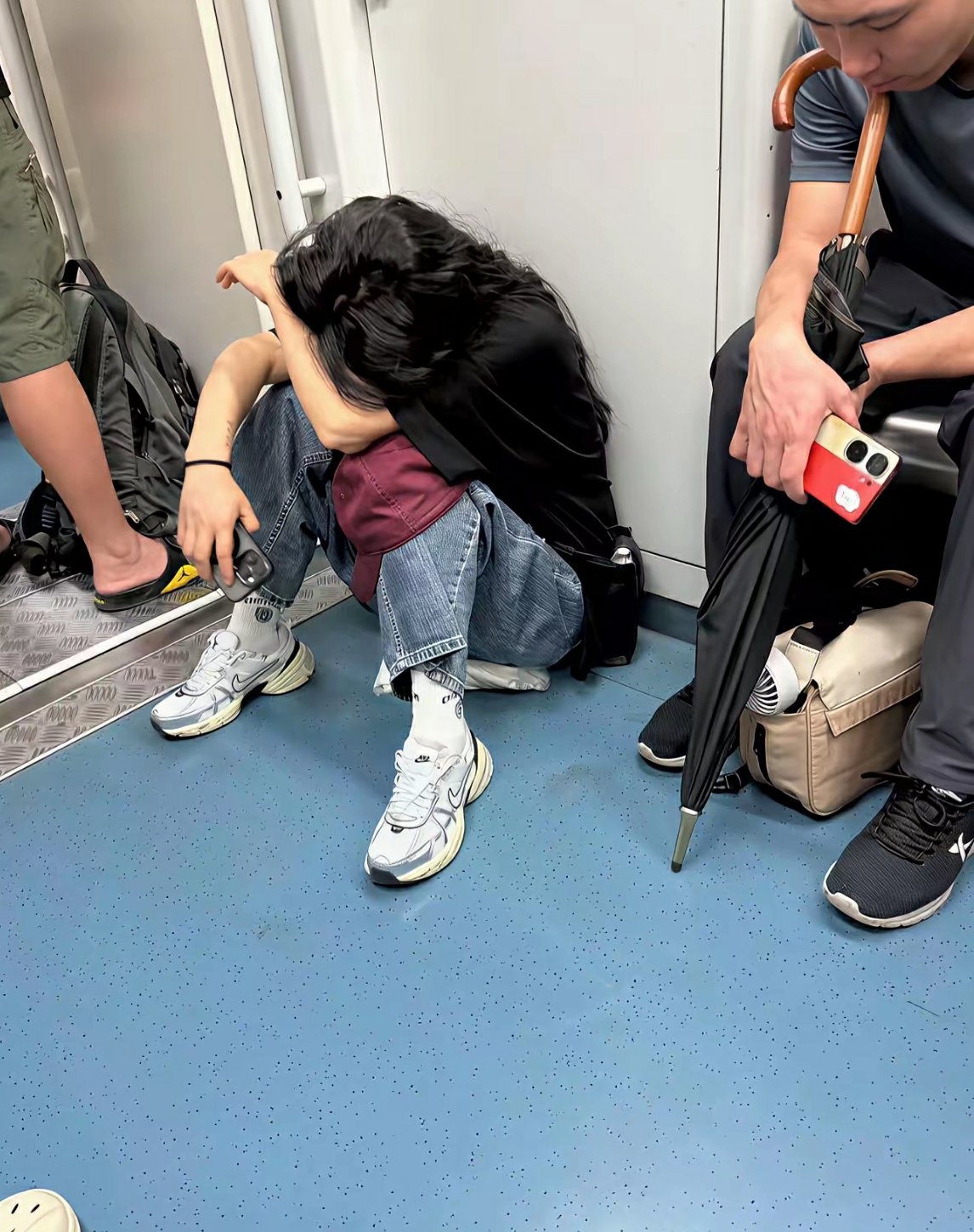 主打一个随地大小躺