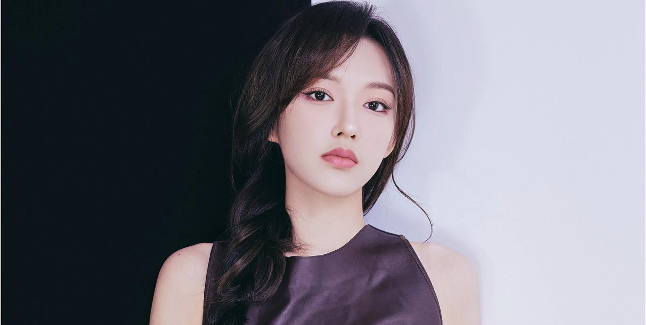 家人们，谁懂啊！程潇在《是女儿是妈妈》里玩游戏输了，惩罚是给前任发信息 。她纠结