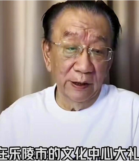 侯二先生广而告之，要随高兴社去乐陵演出了，据说乐陵市是东方朔的故乡，说相声的去乐