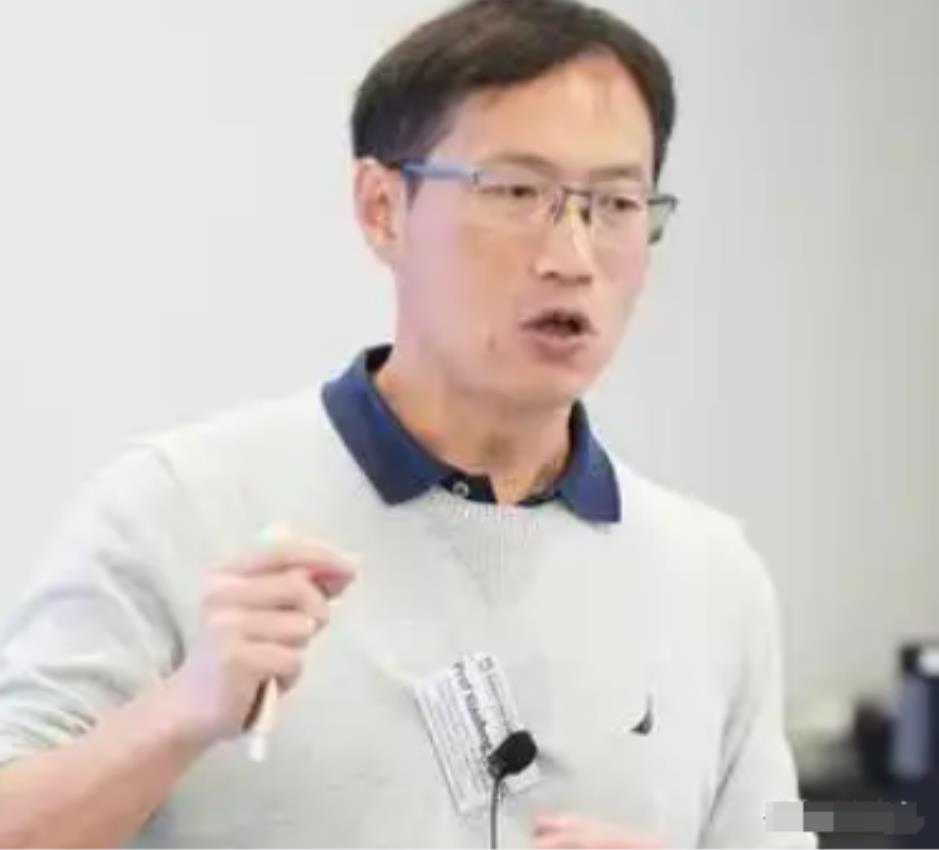 美国重启“中国行动计划”？投奔美国26年的中国专家王晓峰，突然被FBI带走调查，