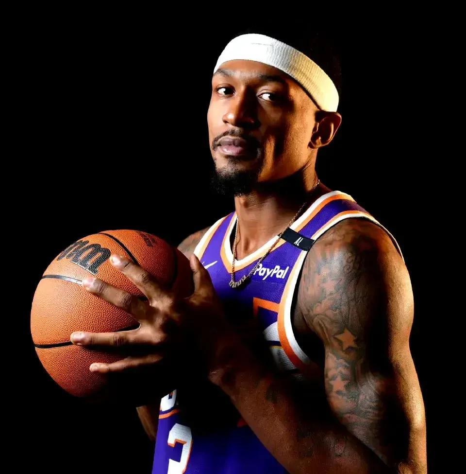比尔要来快船，联手哈登夺冠？
据ESPN记者透露，比尔与太阳队正在商讨双方达成买