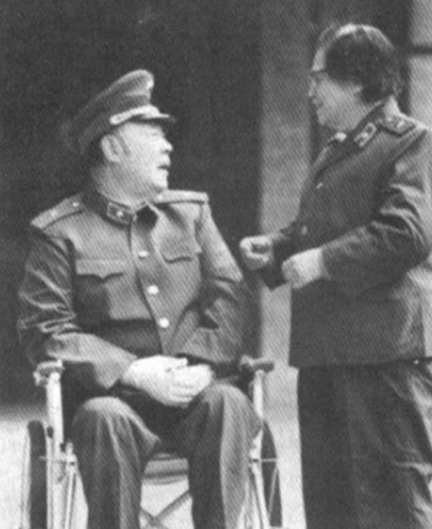 1939年，独1旅副旅长24岁还单身，战友们给他介绍了一个女排长，谁知，当副旅长