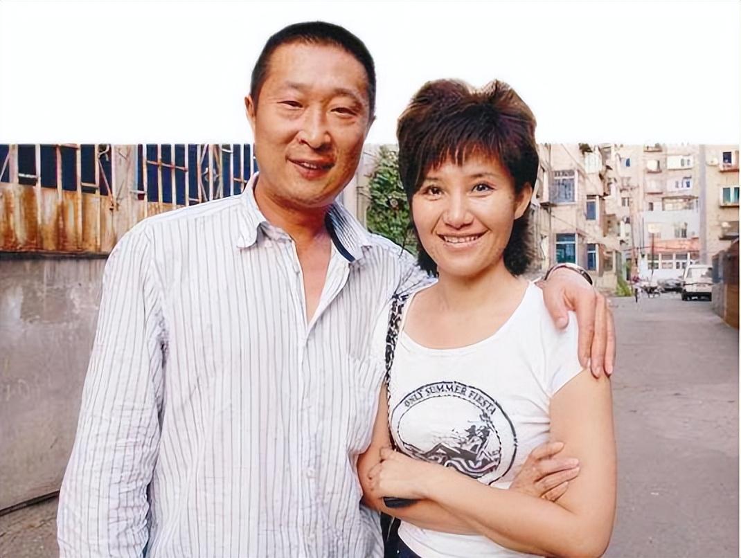 一次，林永健和老婆逛街吵起来了，因为老婆想买一条5800元的裤 衩。
林永健怒了