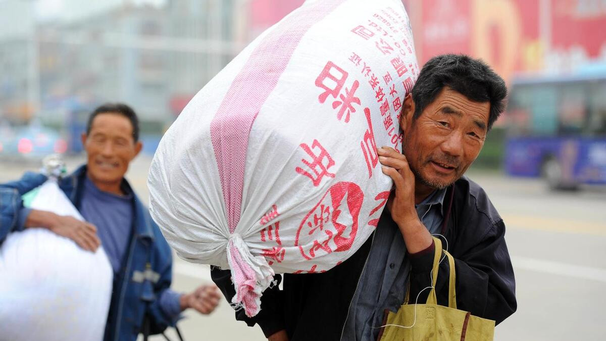 那些在县城买房“打肿脸充胖子”的农村人，如今过得怎么样？